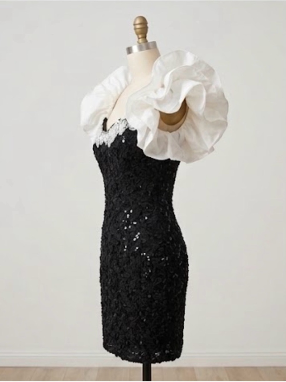 Vintage 80s Dave & Sequin & Satin Dress w/ Pearls & Lace 7/8 - Picture 3 of 10